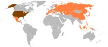Карта мира. Соединенные Штаты обозначены красным цветом, а страны, которые посетил президент Форд во время его президентства, обозначены оранжевым. Остальные страны обозначены серым цветом.