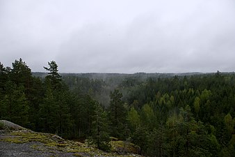 Utsikt från bergsknalle vid Glotternskogens naturreservat.