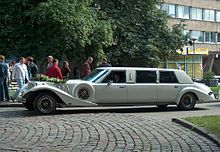 220px-Wedding_car_in_Tallinn_August_2007_H2093.JPG