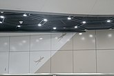 站厅墙壁上的飞机图绘