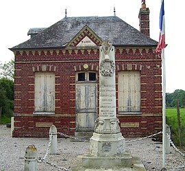 Old town hall and war memorial