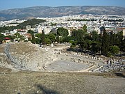 Le théâtre de Dionysos, berceau de la tragédie.