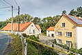 Seitengebäude (Wohnstallhaus), Scheune und Stallgebäude der ehemaligen Wassermühle sowie Hofpflasterung (Stangemühle)