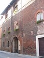 Torre e casa Roero di Cortanze in via Q.Sella, facciata