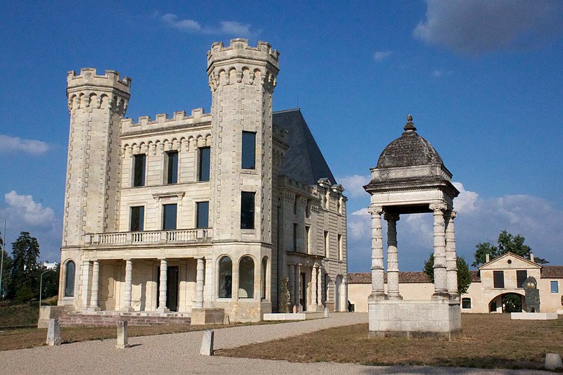 http://upload.wikimedia.org/wikipedia/commons/thumb/7/7b/Chateaux_du_prince_Noir%2C_Lormont.jpg/800px-Chateaux_du_prince_Noir%2C_Lormont.jpg