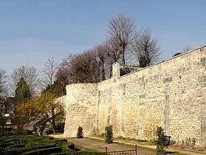 貢比涅城牆（法語：Remparts de Compiègne）舊址