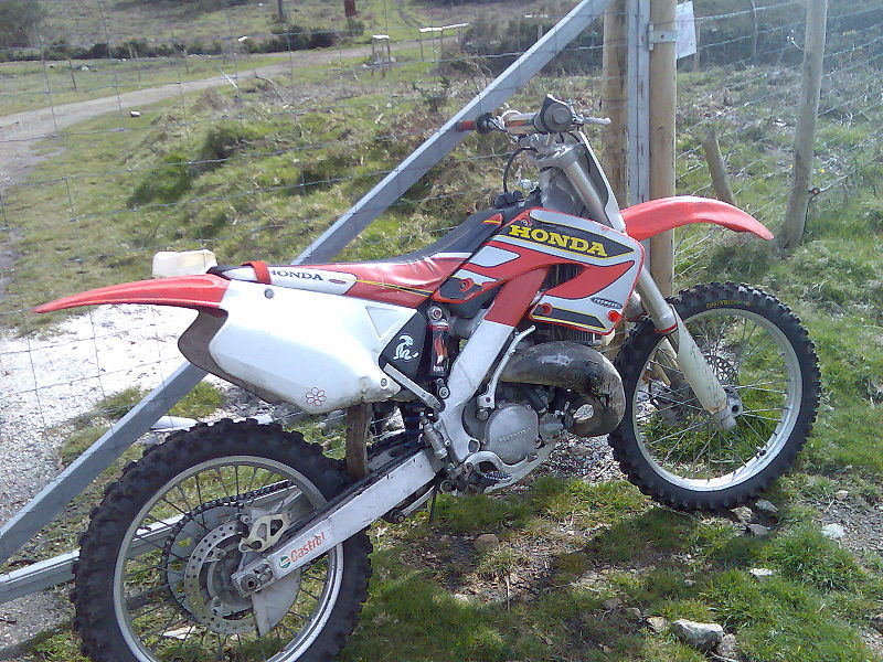 Мотоцикл     800px-Honda_cr_125_2001