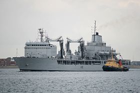 2009年6月20日、イギリス海軍のポーツマス海軍基地を訪問した際のアディティア