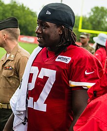 Hunt with the Chiefs in 2018 Kareem Hunt (4645308) (cropped).jpg