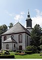 Kirche mit Ausstattung, Kirchhofsmauer mit Torhaus, Parentationshalle, Kriegerdenkmal 1870/71, ein Grabmal sowie Gedenktafel für die Gefallenen des Ersten Weltkrieges an der Ostseite der Kirche (Einzeldenkmale der Sachgesamtheit 09305260)