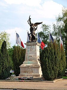 Monument aux morts de Mézières (1927), Charleville-Mézières.