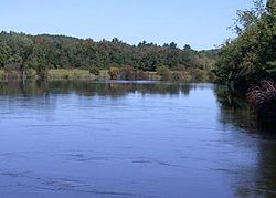 Река Нашуа у Гротона.jpg