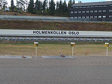 Stadion Holmenkollen v létě 2018