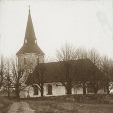 Kyrkan omkring 1905.