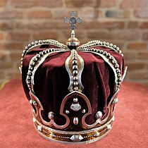 Coroana de Oțel a României înfățișată la înmormântarea regelui Mihai I (2)