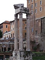 Tempel des Vespasian und des Titus, 2014.