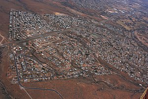 Verde Village as seen from a hot air balloon, 2005. Cottonwood and the رودخانه ورده are at top right. View is to the west.