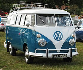 Volkswagen Typ 2 late split screen version April 1966.JPG