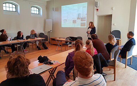 Experienced teachers explains the Wikipedia education program to GLAM staff. One of several overlapping activities between GLAM and Education.