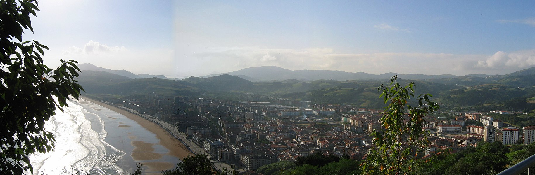 Zarauzko ikuspegia Santa Barbara baselizatik ikusita.