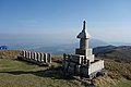 山頂（塔の右奥に比叡山が見える）