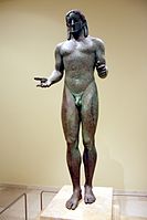 Бронзовий курос або Пірейський Аполлон, знахідка 1959 року. Музей в Піреї, Афіни.