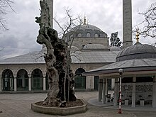 Мечеть Атик Валиде.jpg