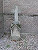 Privé-begraafplaats van de familie Van den Bergh: grafmonument