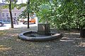 Rabensteinplatz; Platzanlage mit Brunnen