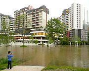 Hochwasser der Ihme am Ihme-Zentrum während des Hochwassers in Mitteleuropa 2013