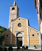 Façade et clocher de la collégiale.