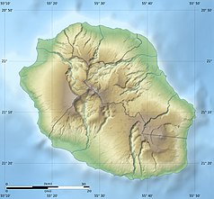 Mapa konturowa Reunionu, u góry nieco na lewo znajduje się punkt z opisem „Saint-Denis”