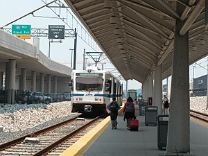 Light Rail at BWI Airport station, June 2003.jpg