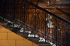 Огорожа сходів парадної сходової клітки