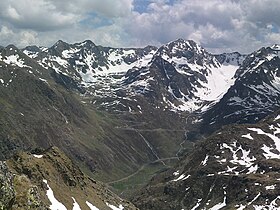 Pic des Langounelles vu depuis le fond de la vallée de Vicdessos.