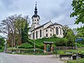 Peterskirche Püchau (Kirche (mit Ausstattung) sowie Kirchhof mit Gedenkstein, Stützmauer, Einfriedung und zwei Kirchhofstoren)