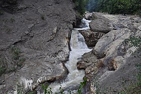 Cascada Putnei, în apropiere de Lepșa, județul Vrancea, foto: iulie, 2011