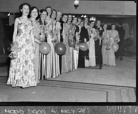 Débutantes au Radio Ball, Sydney, 3 juillet 1937