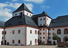 Schloss Augustusburg Innenhof.jpg