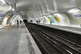 Interior da estação em junho de 2013.