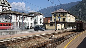 Bahnhof Tirano, links das RhB- und rechts das FS-Empfangsgebäude