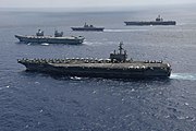 手前から米空母「ロナルド・レーガン」、「クイーン・エリザベス」、護衛艦「いせ」、米空母「カールビンソン」（2021年10月）