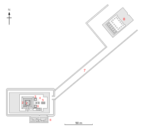 План храма, его главное здание - прямоугольное и соединено длинной дорогой.