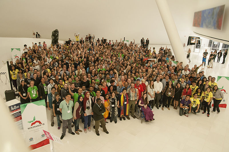Wikimania 2015 group photo at Museo Soumaya