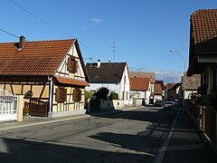 La principale rue du village.