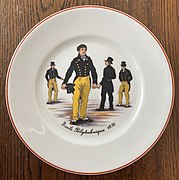 Assiette représentant l'uniforme de 1816.