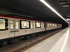 Tren direcció Badalona Pompeu Fabra de la L2.