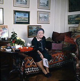 Баронесса Мура Будберг в своей лондонской квартире, 1972