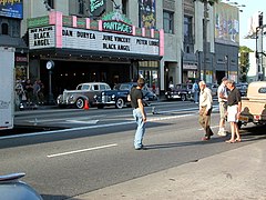 Tournage d'une scène devant le Pantages Theatre à Hollywood.