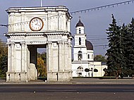 Kišiniovo Triumfo arka ir katedra